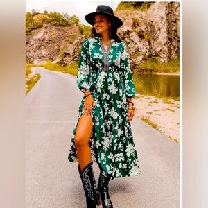 NWT Rusttydustty Floral Print Embroidery V Neck Tiered 3/4 Sleeve Maxi Dress